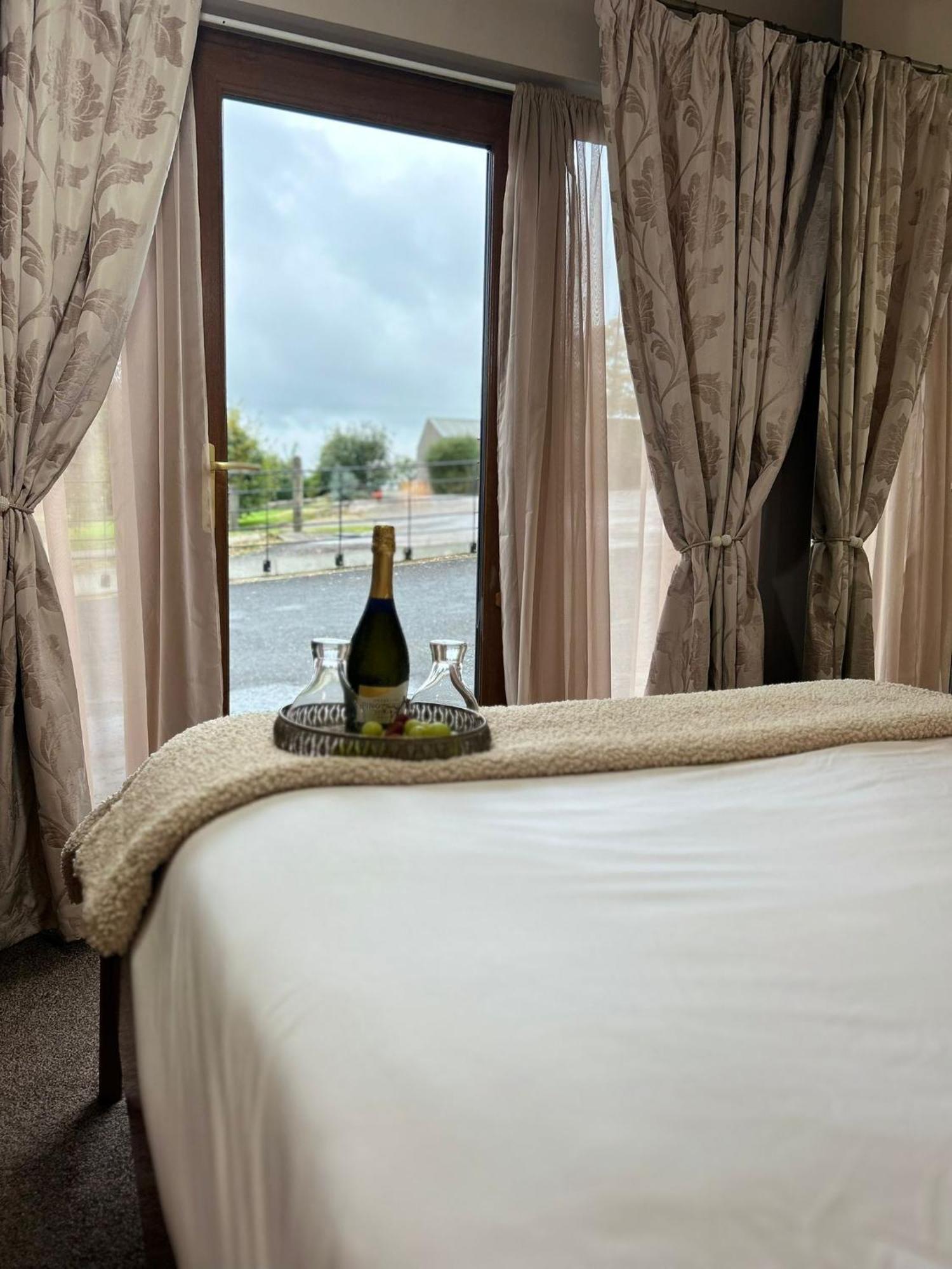 Dunhill Cottage B&B Хилсбъро Стая снимка