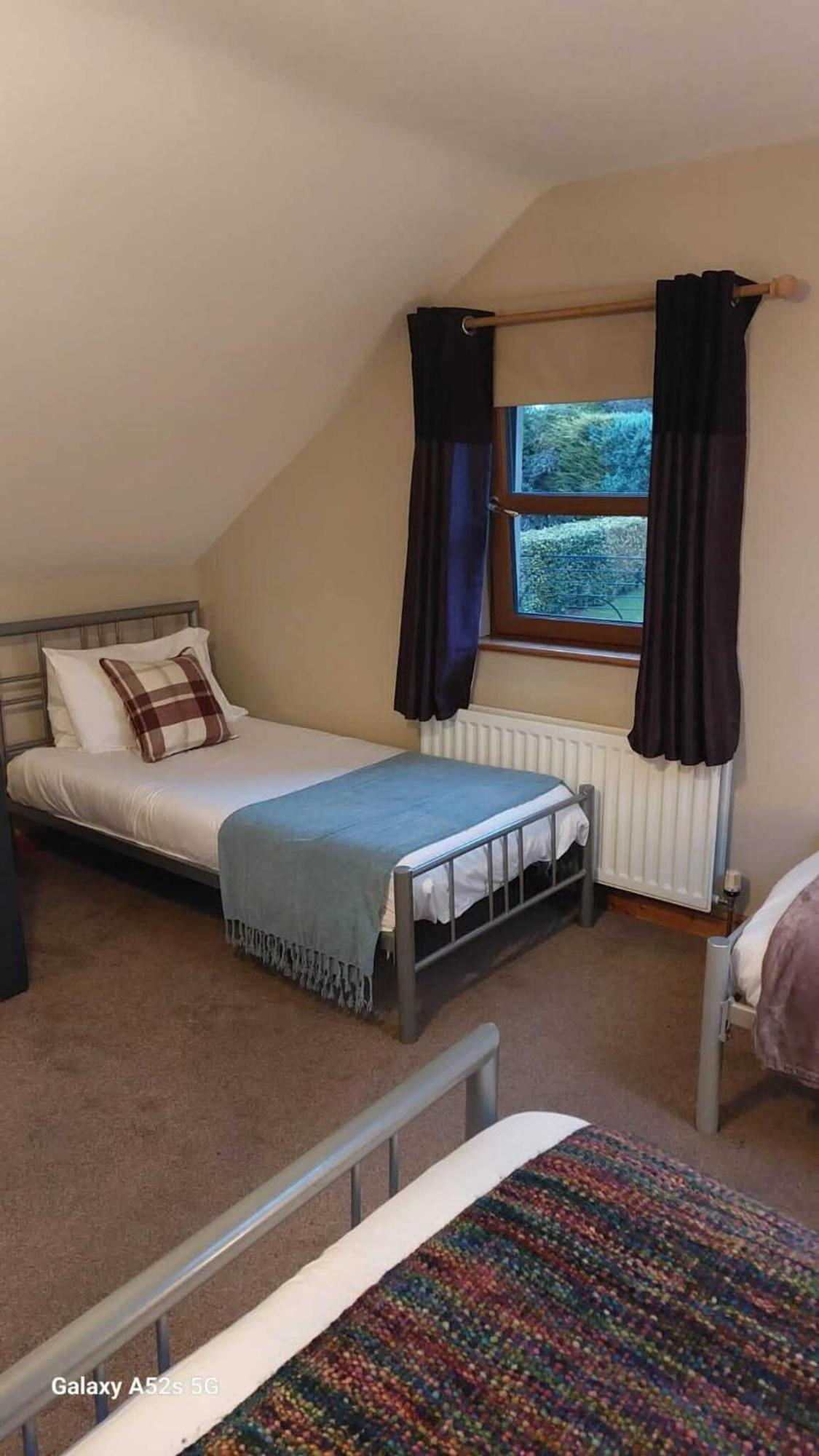 Dunhill Cottage B&B Хилсбъро Стая снимка