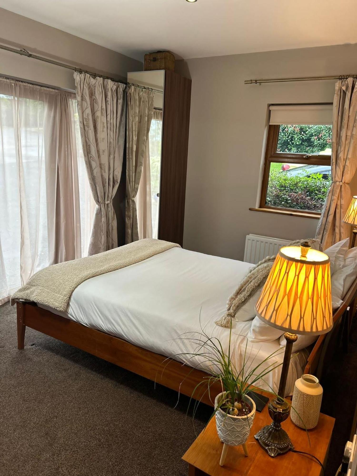 Dunhill Cottage B&B Хилсбъро Стая снимка
